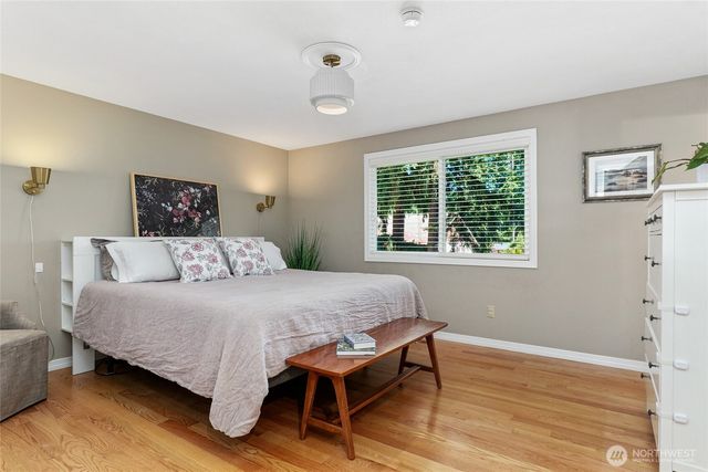 16242 NE 30th Street, Bellevue, WA 98008