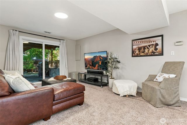 16242 NE 30th Street, Bellevue, WA 98008