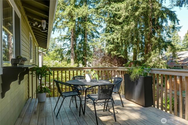 16242 NE 30th Street, Bellevue, WA 98008