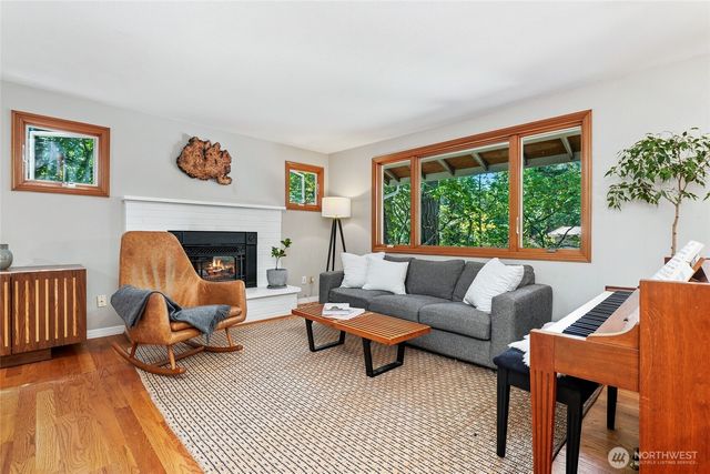 16242 NE 30th Street, Bellevue, WA 98008