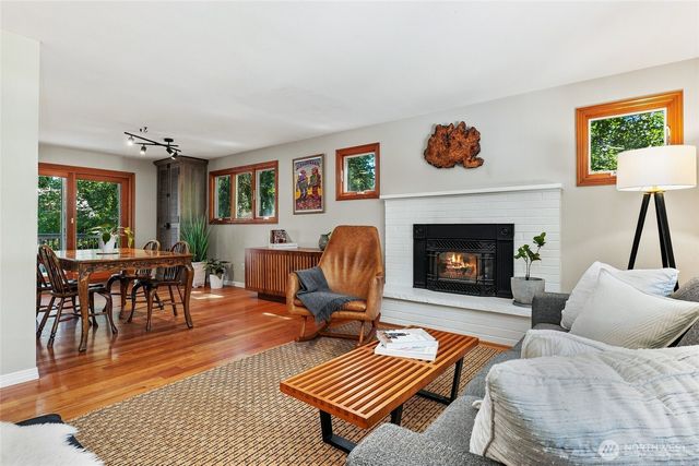 16242 NE 30th Street, Bellevue, WA 98008