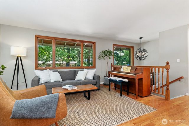 16242 NE 30th Street, Bellevue, WA 98008