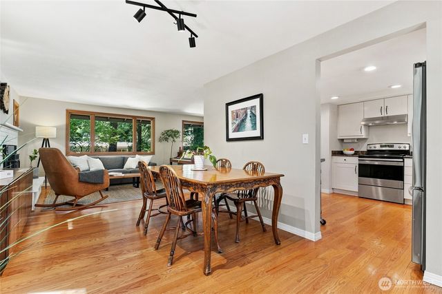16242 NE 30th Street, Bellevue, WA 98008
