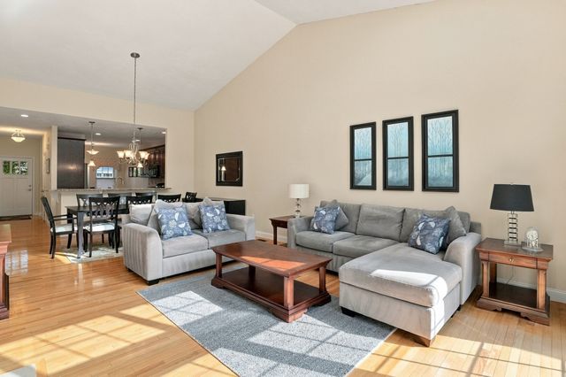 1 Hawthorne Path 1, Milford, MA 01757