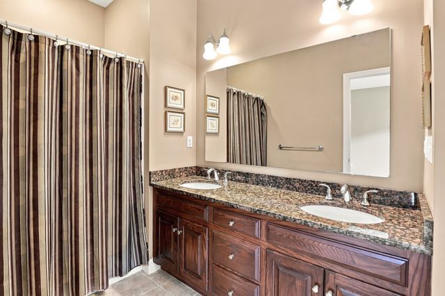 1 Hawthorne Path 1, Milford, MA 01757