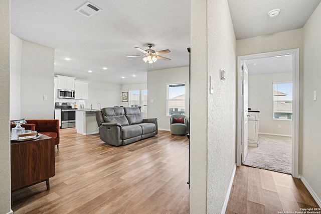 238 Holland Park, Schertz, TX 78108