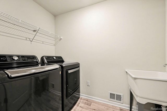 58574 Blackstone Way, Lyon Charter Township, MI 48178