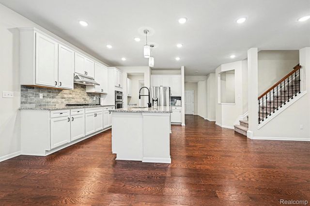 58574 Blackstone Way, Lyon Charter Township, MI 48178