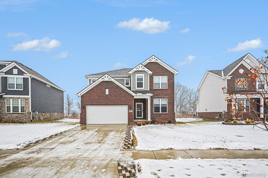 58574 Blackstone Way, Lyon Charter Township, MI 48178
