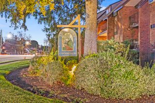 42 North Main Street, West Hartford, CT 06107