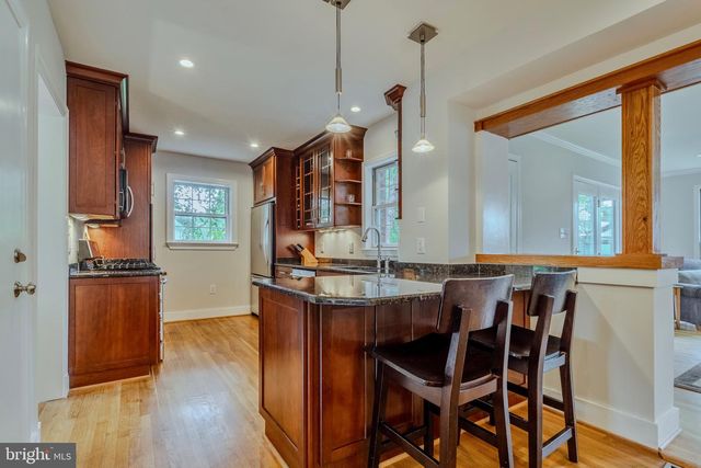 2018 N QUANTICO ST, Arlington, VA 22205