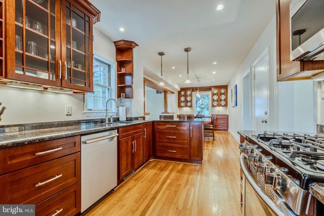 2018 N QUANTICO ST, Arlington, VA 22205