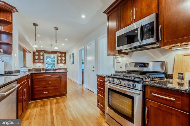 2018 N QUANTICO ST, Arlington, VA 22205