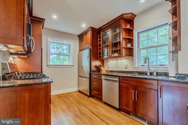 2018 N QUANTICO ST, Arlington, VA 22205