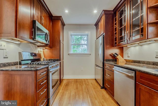 2018 N QUANTICO ST, Arlington, VA 22205