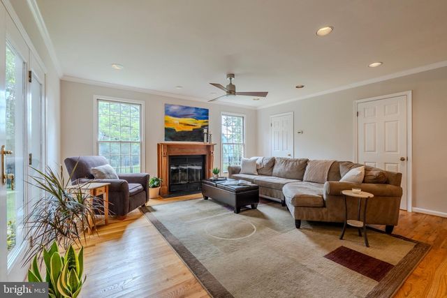 2018 N QUANTICO ST, Arlington, VA 22205
