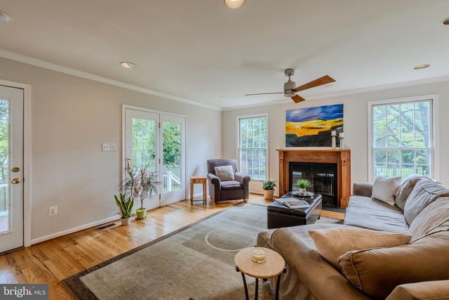 2018 N QUANTICO ST, Arlington, VA 22205
