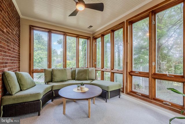 2018 N QUANTICO ST, Arlington, VA 22205