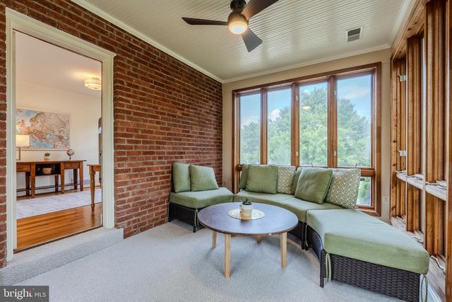 2018 N QUANTICO ST, Arlington, VA 22205