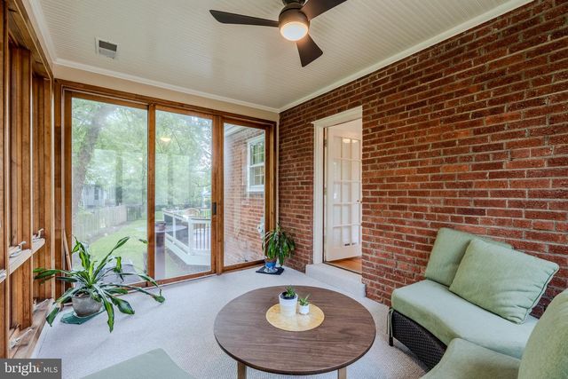 2018 N QUANTICO ST, Arlington, VA 22205