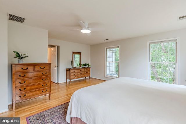 2018 N QUANTICO ST, Arlington, VA 22205