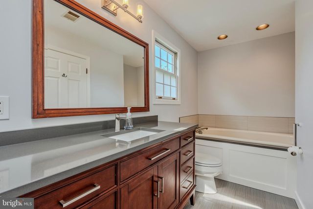 2018 N QUANTICO ST, Arlington, VA 22205
