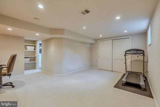 2018 N QUANTICO ST, Arlington, VA 22205