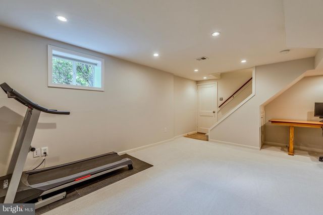 2018 N QUANTICO ST, Arlington, VA 22205