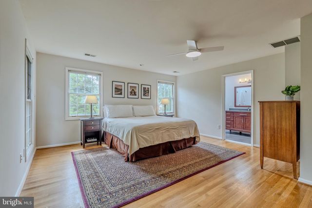 2018 N QUANTICO ST, Arlington, VA 22205