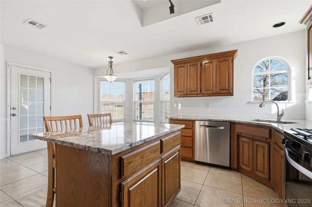 19621 E 39th Street S, Broken Arrow, OK 74014