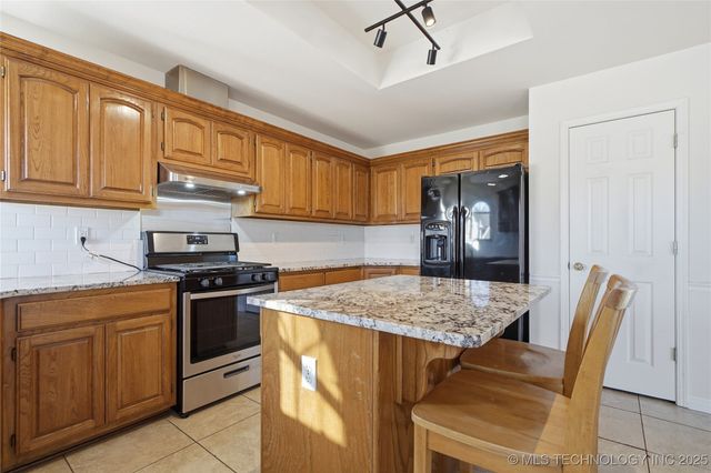 19621 E 39th Street S, Broken Arrow, OK 74014