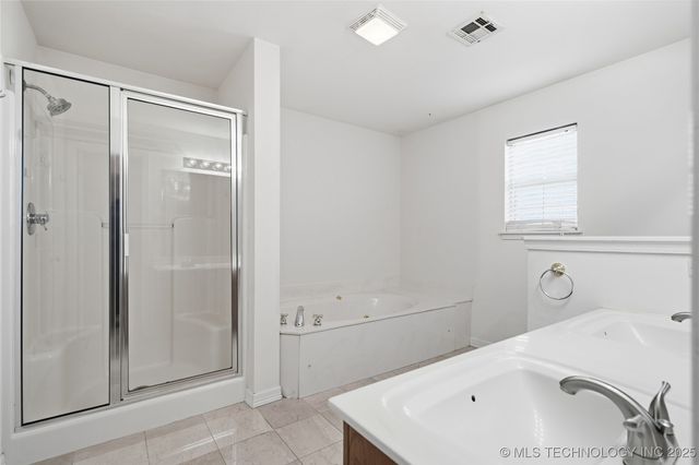 19621 E 39th Street S, Broken Arrow, OK 74014