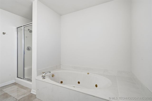 19621 E 39th Street S, Broken Arrow, OK 74014