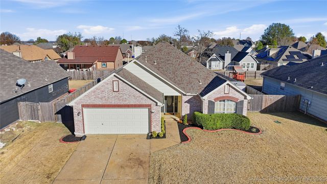 19621 E 39th Street S, Broken Arrow, OK 74014