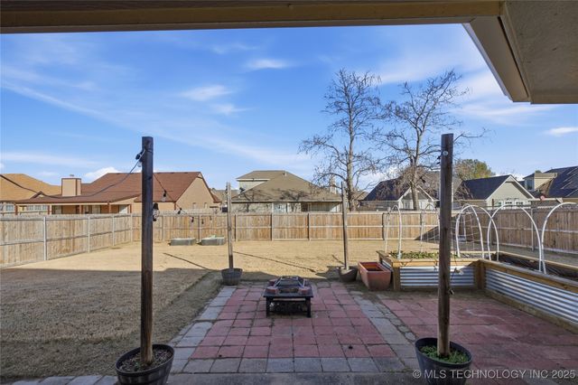 19621 E 39th Street S, Broken Arrow, OK 74014