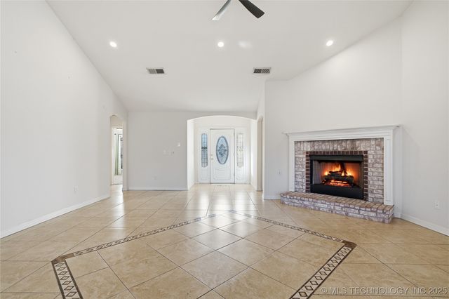 19621 E 39th Street S, Broken Arrow, OK 74014