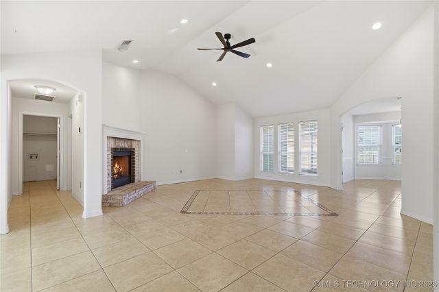 19621 E 39th Street S, Broken Arrow, OK 74014