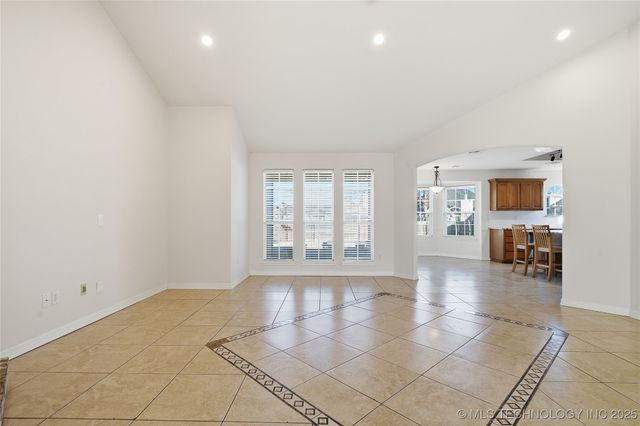 19621 E 39th Street S, Broken Arrow, OK 74014