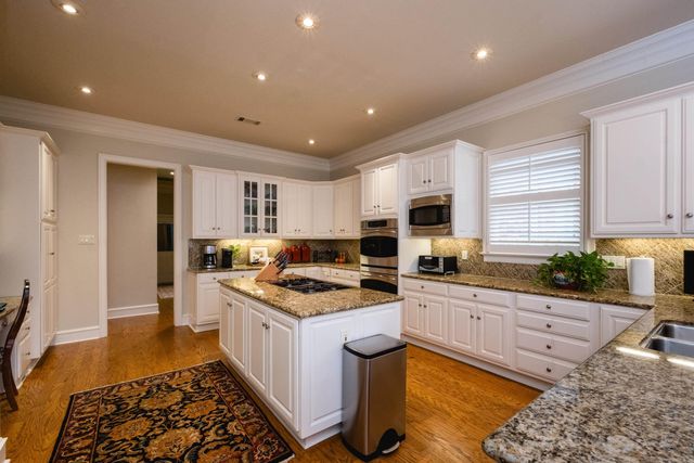 30 Alba Lane, Little Rock, AR 72223