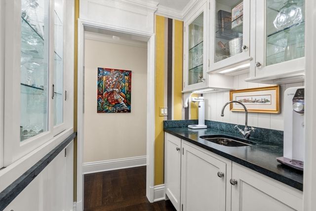 66 Montrose St, Newton, MA 02458