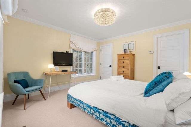 66 Montrose St, Newton, MA 02458