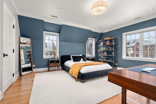 66 Montrose St, Newton, MA 02458