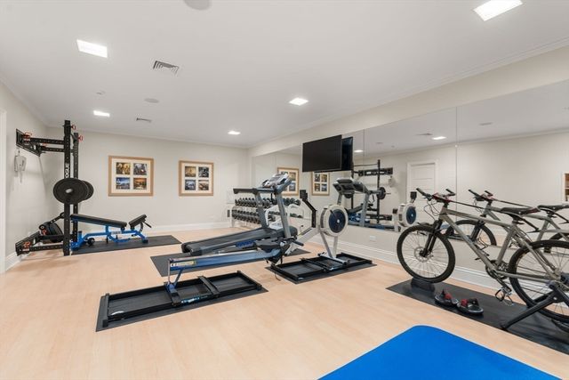 66 Montrose St, Newton, MA 02458