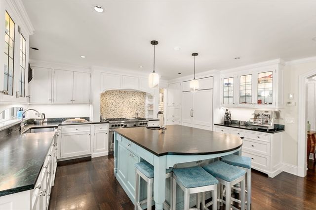 66 Montrose St, Newton, MA 02458