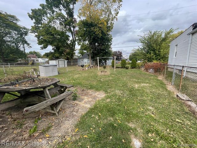 1402 Morris Avenue, Lincoln Park, MI 48146