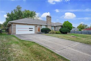 7558 Pleasant View Drive, Parma, OH 44134