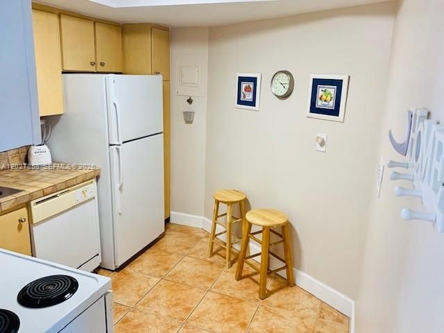 3180 S Ocean Drive 605, Hallandale Beach, FL 33009
