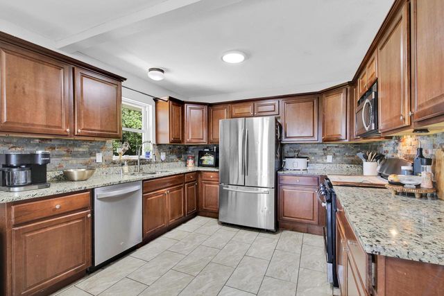 10012 W Ryan ROAD, Franklin, WI 53132