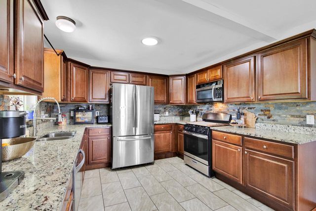 10012 W Ryan ROAD, Franklin, WI 53132