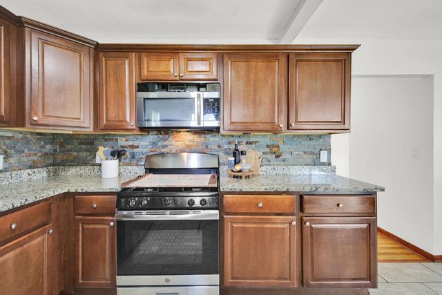 10012 W Ryan ROAD, Franklin, WI 53132